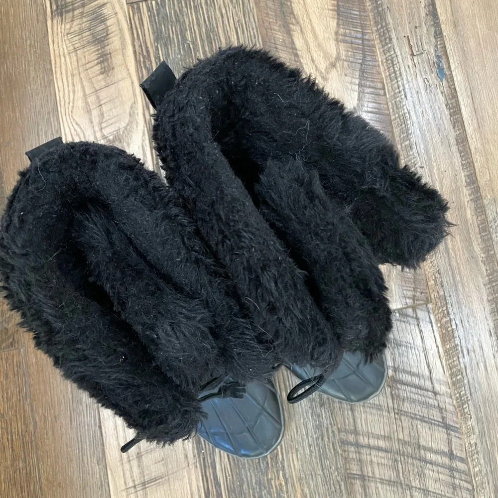 Khombu Waterproof tall winter boots Wm 8